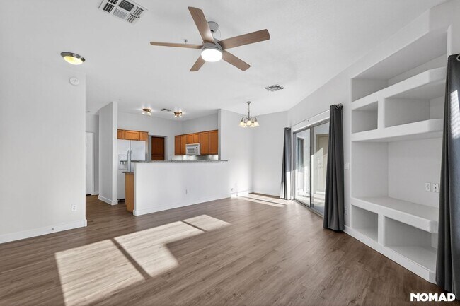 Foto del edificio - 16616 E Gunsight Dr