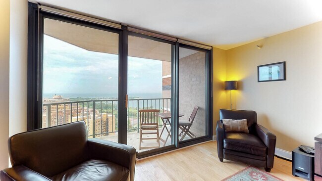 Foto del edificio - 3660 N Lake Shore Dr