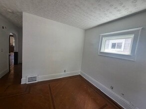 Building Photo - 2049 W 81st St