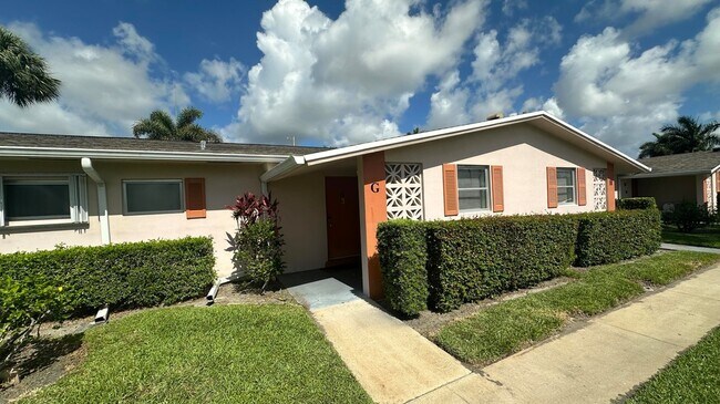 Foto del edificio - 2723 Dudley Dr W