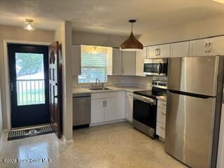 Foto del edificio - 7777 Magnolia Ave