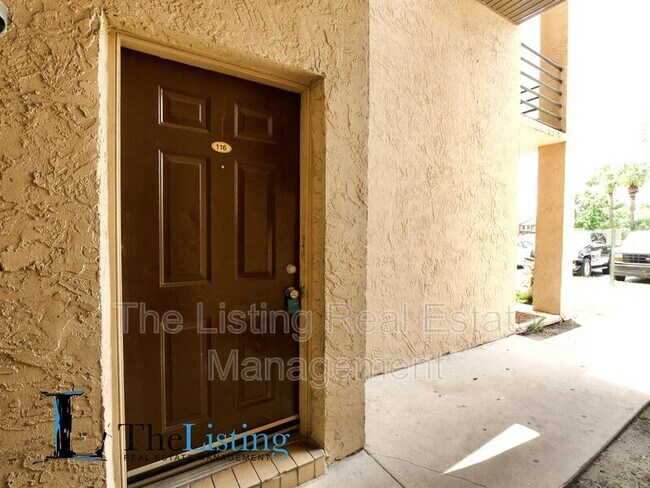 Building Photo - 5225 Via Hacienda Cir