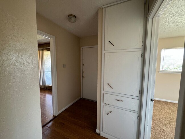 Foto del edificio - 1526 Leader Dr