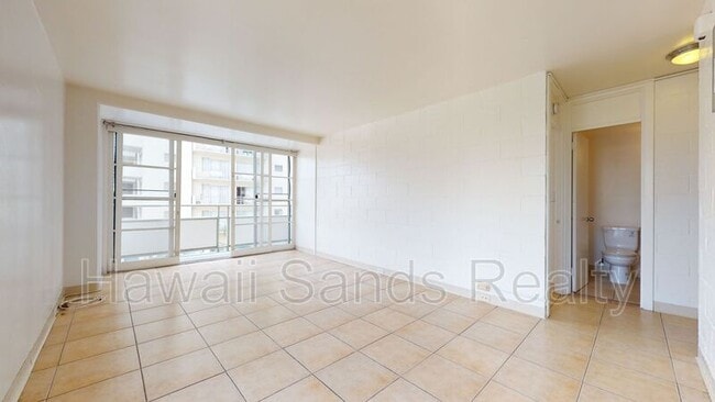 Building Photo - 445 Kaiolu St