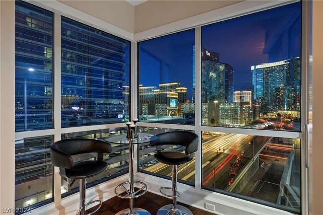 Building Photo - 4525 Dean Martin Dr