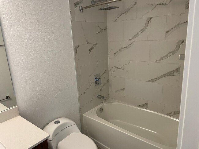 Foto del edificio - 1180 NW 11th Street Rd