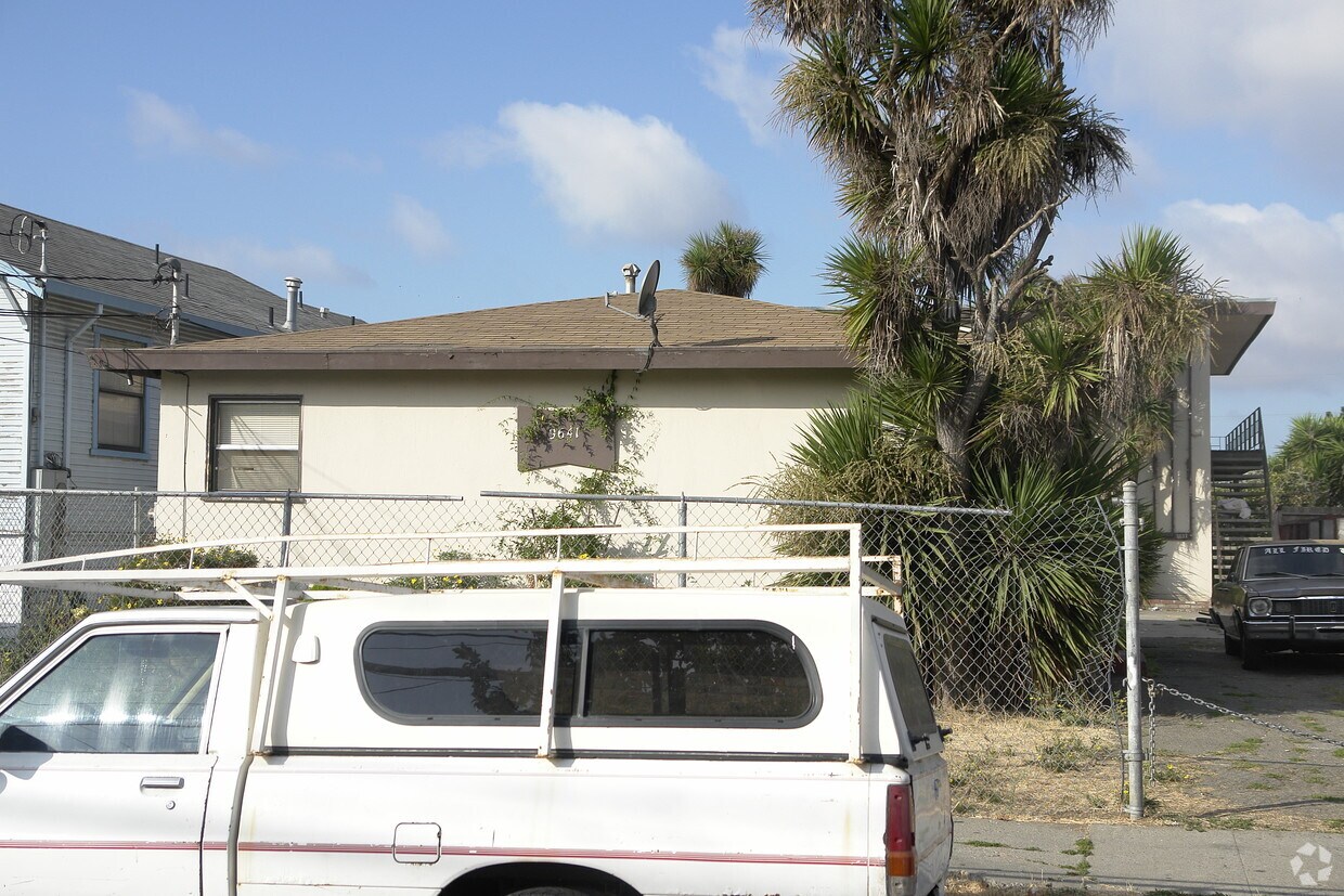 Foto del edificio - 9637-9641 Birch St