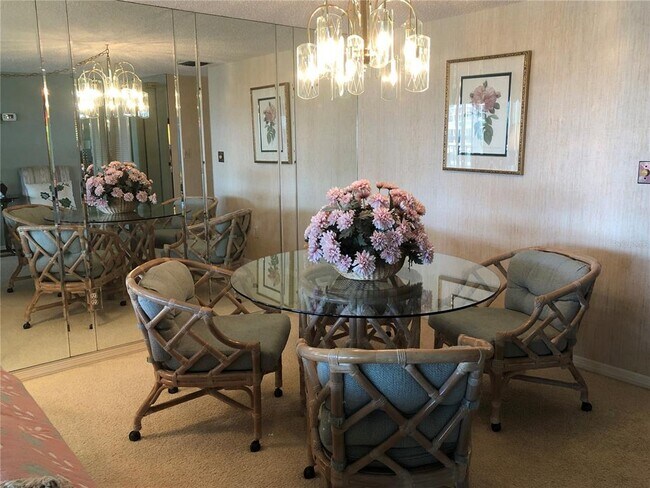 Building Photo - 7897 Sailboat Key Blvd S