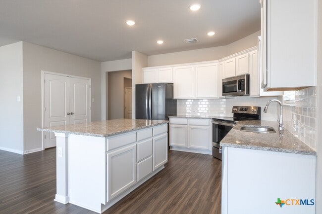 Building Photo - 5410 Friars Lp