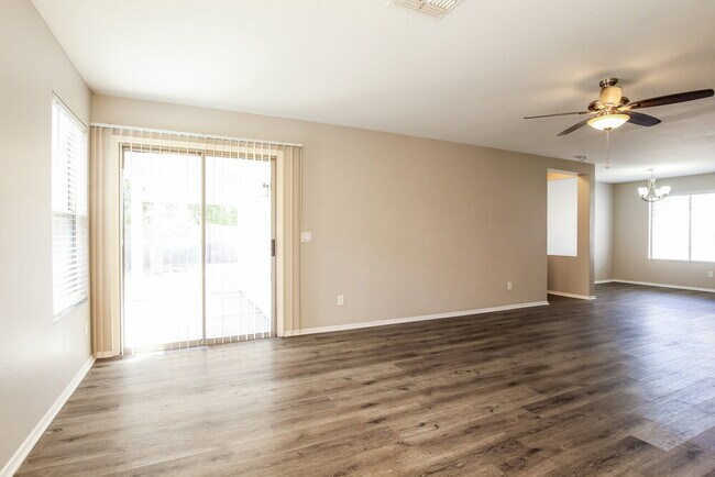 Foto del edificio - 12529 W Santa Fe Ln