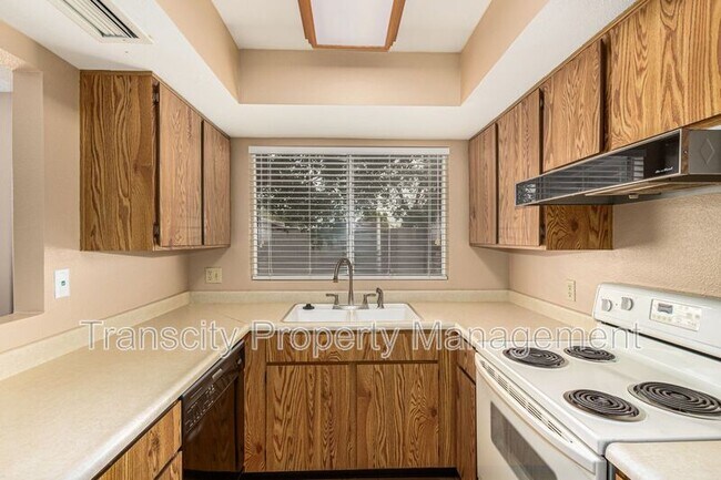 Foto del edificio - 743 W Fordham Dr
