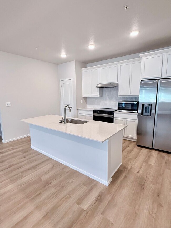 Foto del edificio - Modern 2-Bedroom Condo in Fort Collins - B...