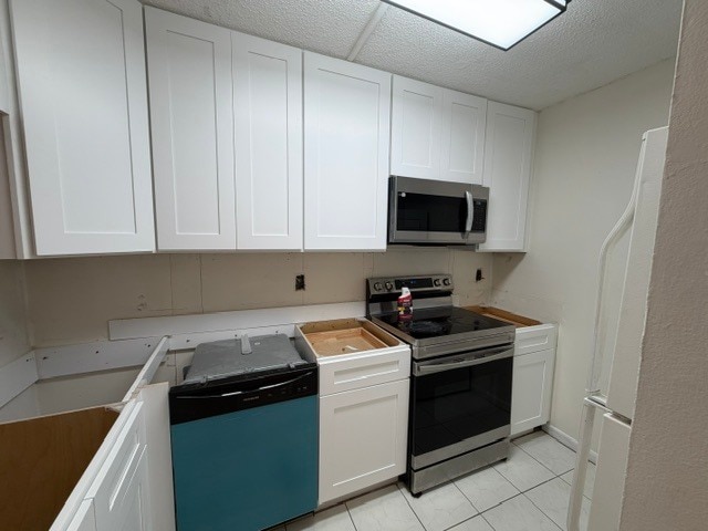 Kitchen - 819 Twin Lakes Dr (Coral Springs, FL) Apartment