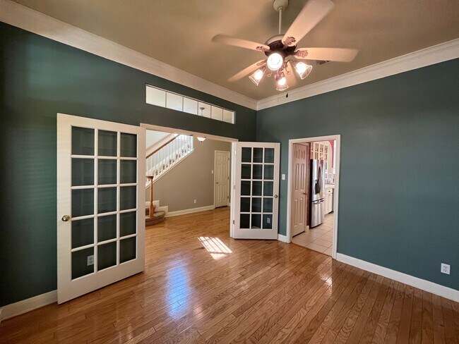 Building Photo - 6106 Hartson