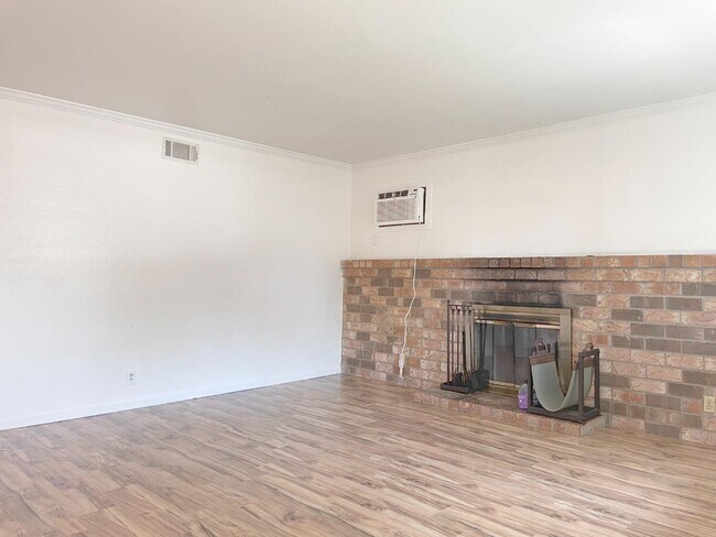 Building Photo - 5511 Eagles Ln