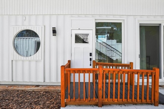 Building Photo - 8778 Waterfront Terrace