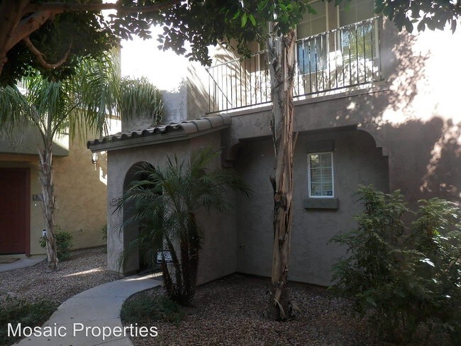 Foto del edificio - 1724 N 77th Gln