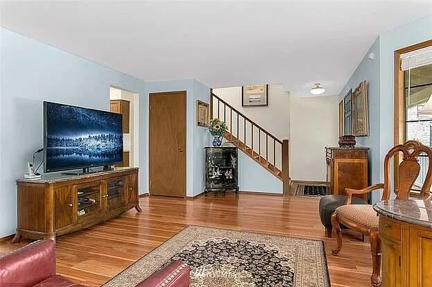 Building Photo - 2525 NE 95th St