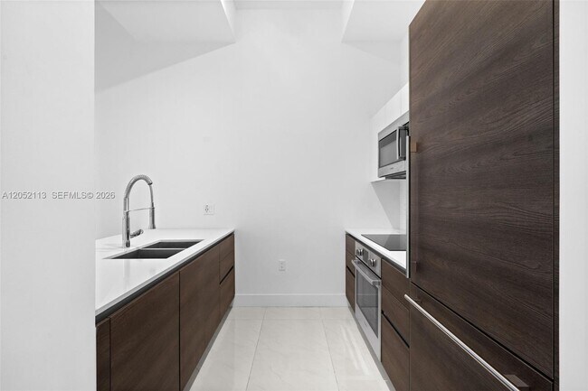 Building Photo - 301 Altara Ave