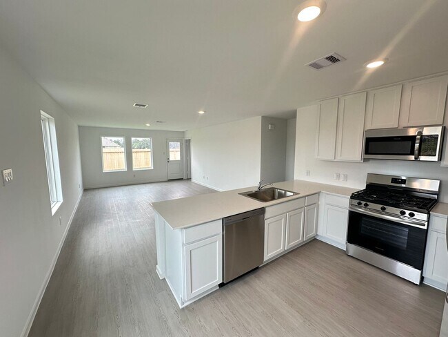 Foto del edificio - Brand New 3 Bed 2 Bath
