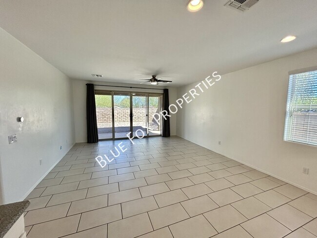 Foto del edificio - 7214 S Via Tierra Mesa