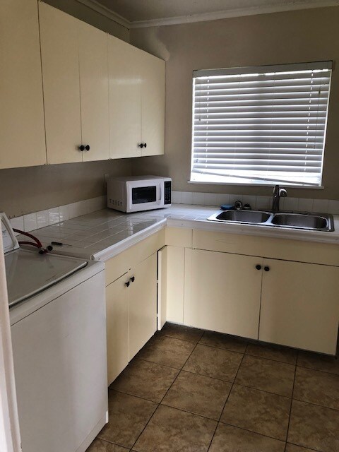 área de cocina - 422 Robinette St