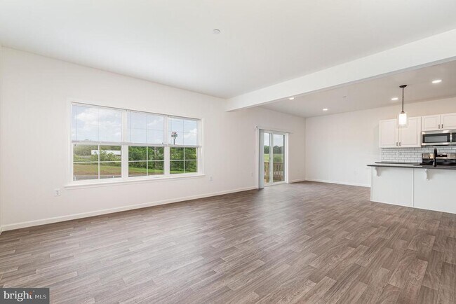 Building Photo - 7892 Briarwood Dr