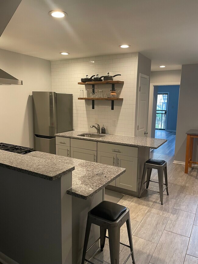 Kitchen - 225 E Lafayette Ave