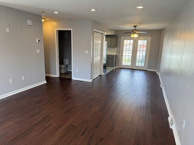 Building Photo - 839 W Tioga St