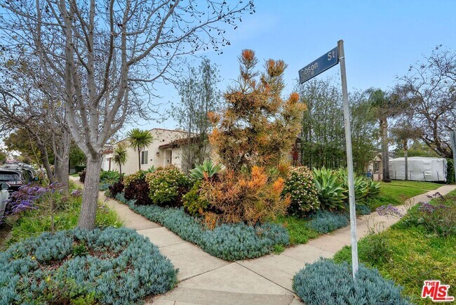 Foto del edificio - 8871 Gibson St