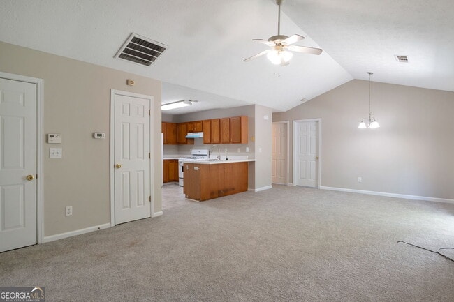 Foto del edificio - 413 Autumn Lake Ct
