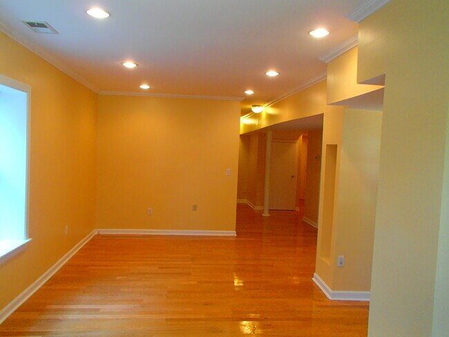 4- LR - Living & Dine Area - 1337 Kearny St NE