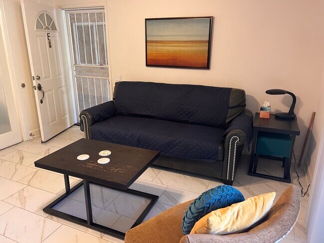 Building Photo - 3056 Via Alicante