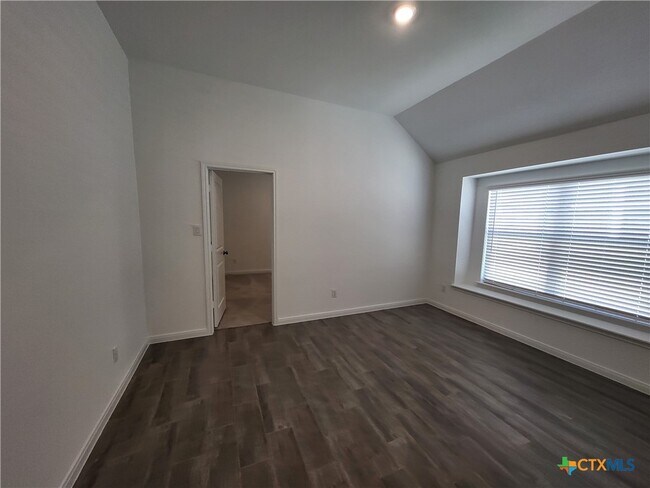Foto del edificio - 1233 Fox Wing Wy