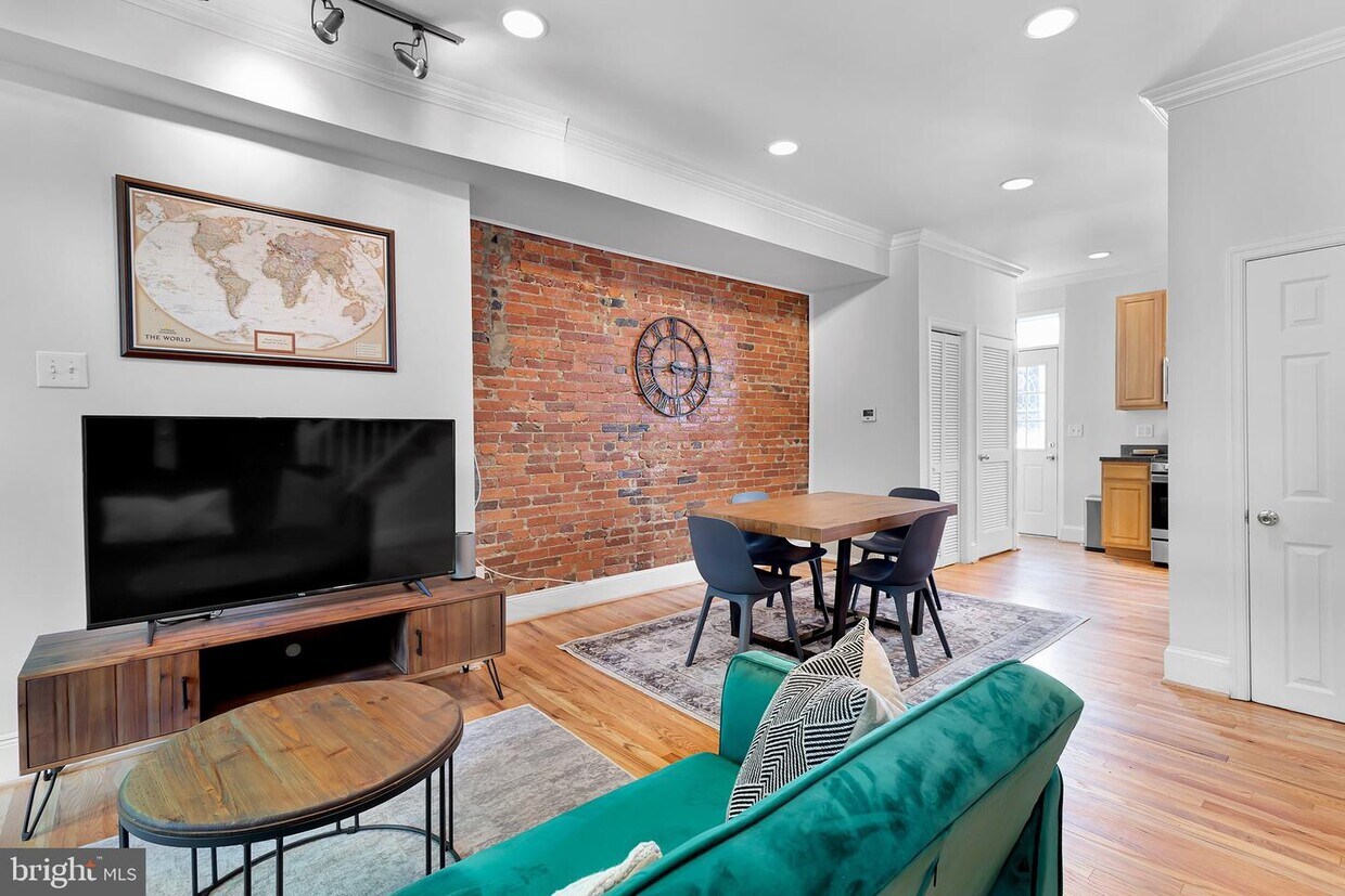 Primary Photo - 1037 5th St NE