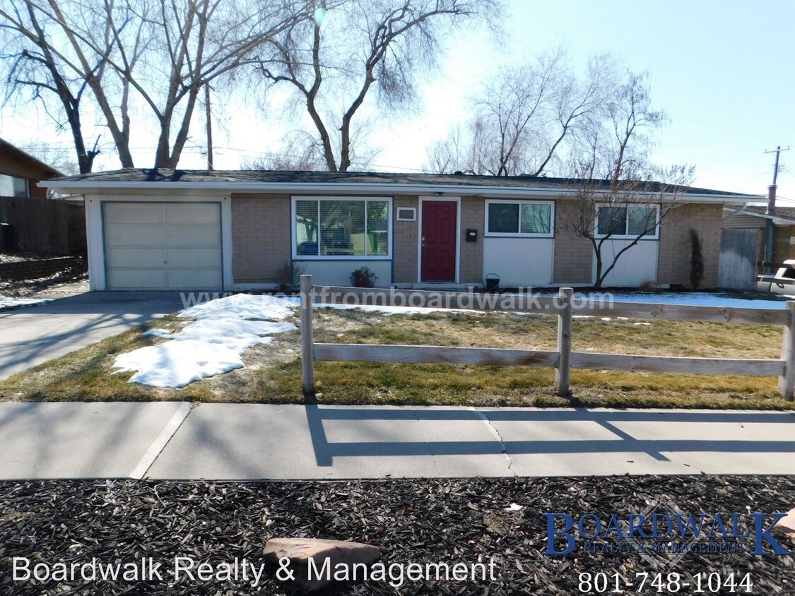 Primary Photo - 3 br, 1 bath House - 1234 E Sego Lily Dr