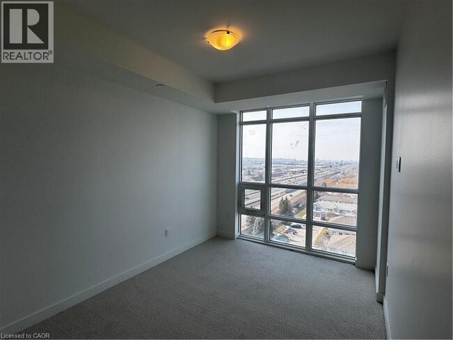 Building Photo - 461 Green Rd