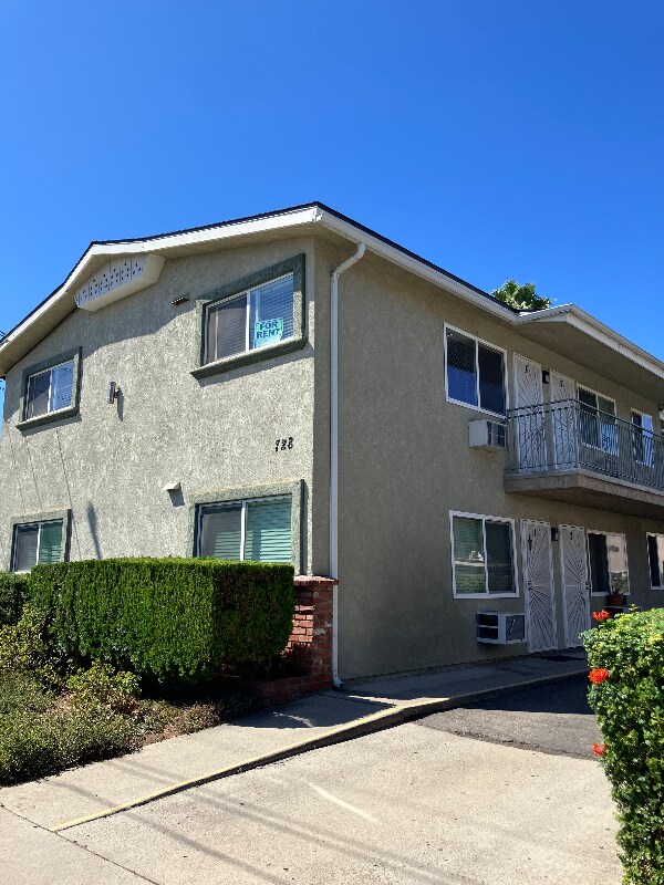 Foto principal - 728 S Magnolia Ave