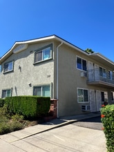 Building Photo - 728 S Magnolia Ave