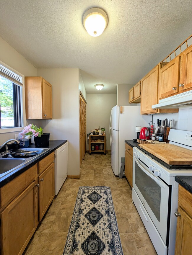 Building Photo - 2710 Upland Ct