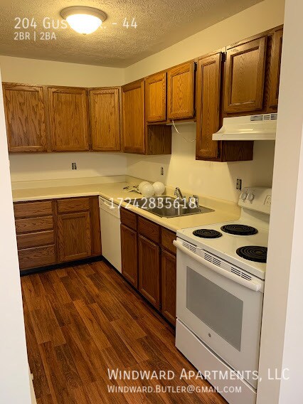 Building Photo - 2 Bedroom Townhouse