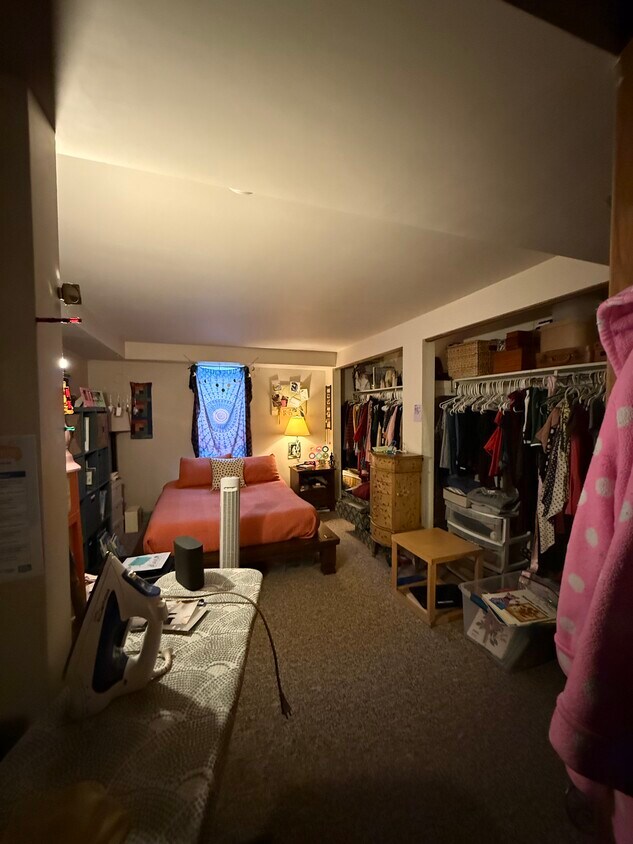 Building Photo - 811 5th St