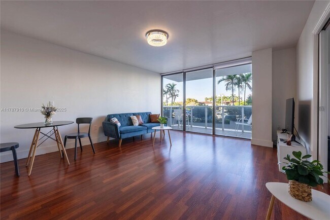 Foto del edificio - 3675 N Country Club Dr