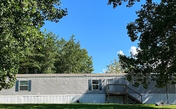 Building Photo - 120 Shamrock Park Dr