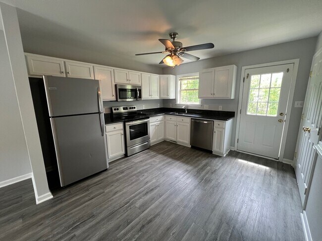 Foto del edificio - 355 Gurley Dr NW