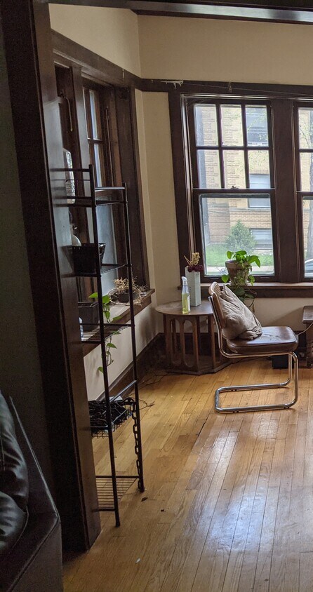 Sun Porch North - 4840 N Talman Ave