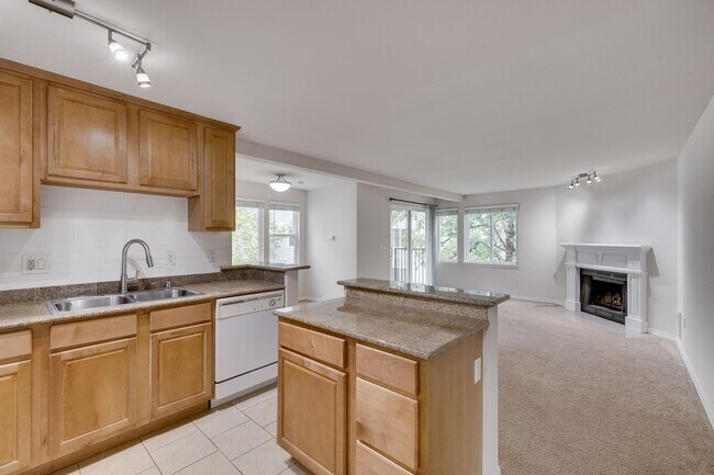 Foto del edificio - 2 bed, 2 Bath in Bothell! Utilities Included!