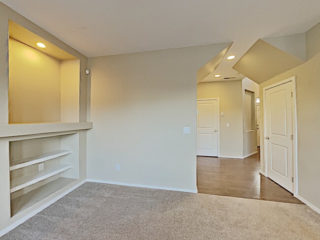 Foto del edificio - 719 204th St Ct E