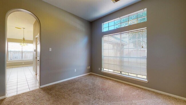 Foto del edificio - 21335 Riverside Ridge Ln