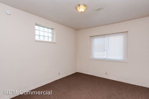 Building Photo - 160 Brittain Rd